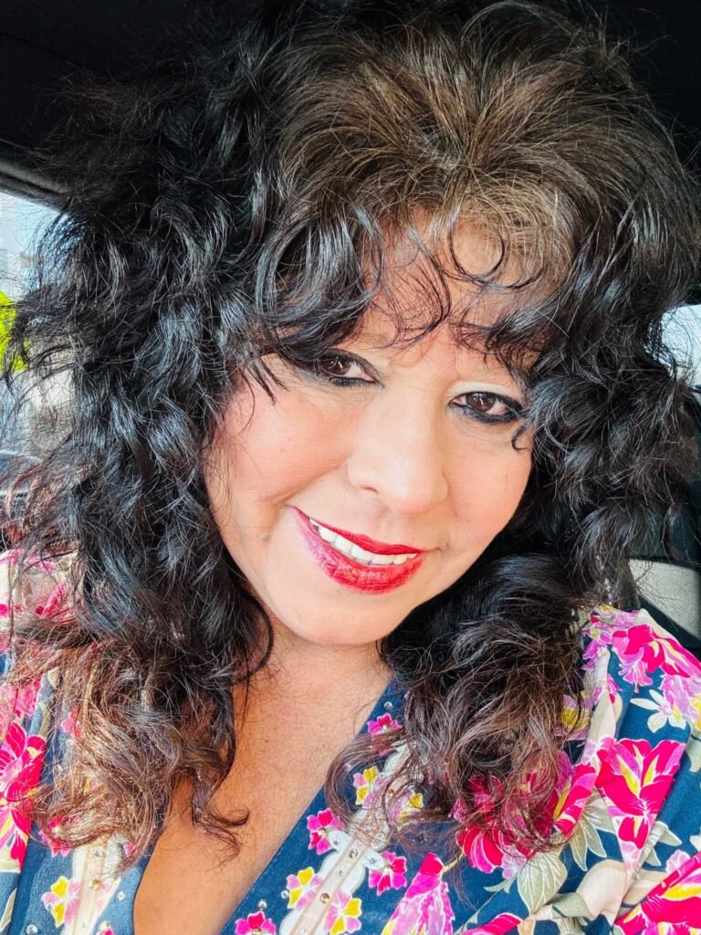 IMG_7381-768x1024 Nosotros