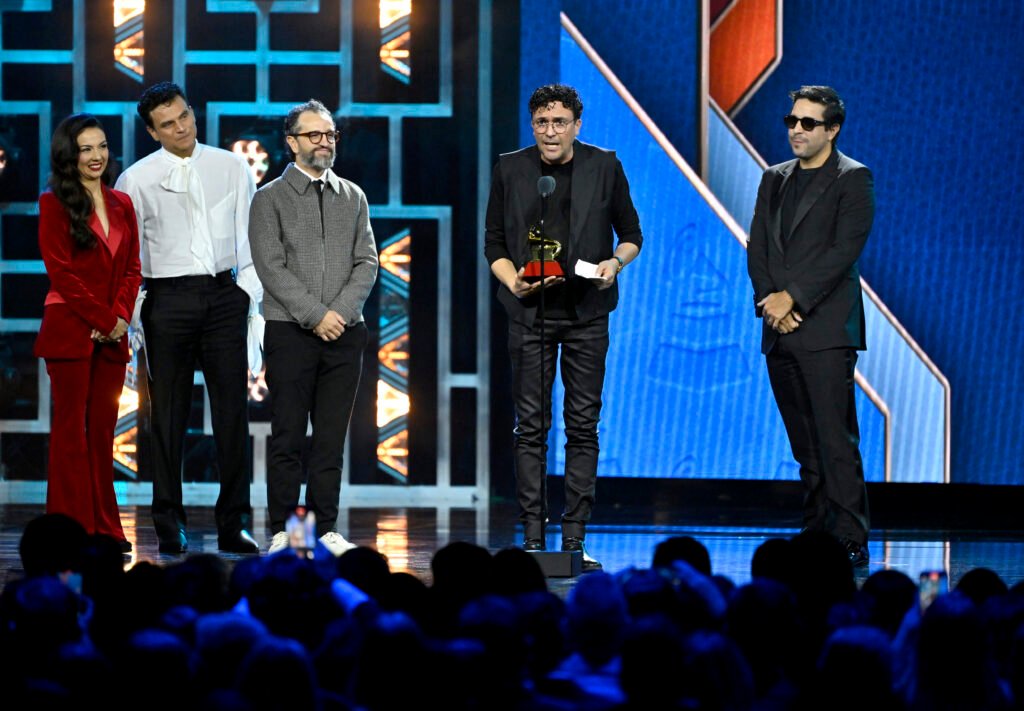 andres-1024x711 Andrés Cepeda fue galardonado con el Latin GRAMMY