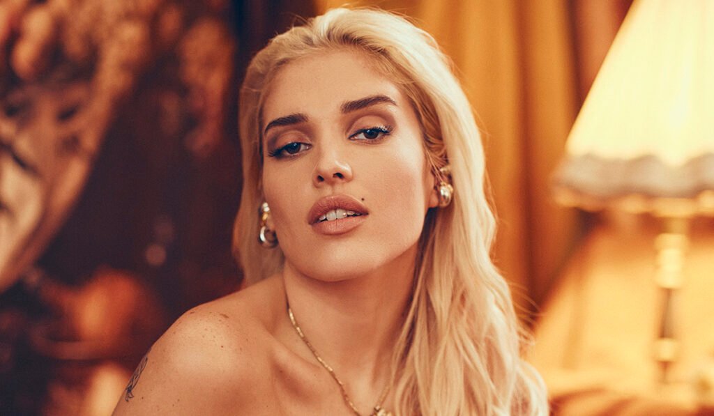 elenarose-1-1024x597 Elena Rose Brilla en los Latin GRAMMY 2025 con una de las Actuaciones Más Destacadas